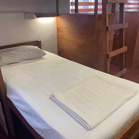 Voyage Guesthouse Малакка Экстерьер фото