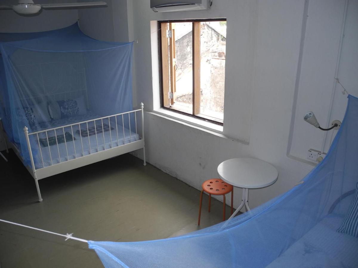 Voyage Guesthouse Малакка Экстерьер фото